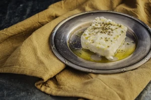 Schafskäse würzen